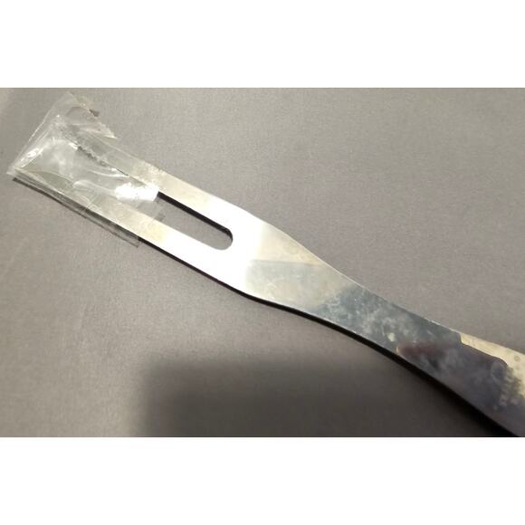 Vintage Rogers Pro Cut 2-Prong Stainless Steel Carving/Serving Fork - 11” Long - Picture 7 of 9